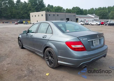 2012 Mercedes-Benz C 300 Luxury 4Matic/Sport 4Matic from USA, damaged, VIN WDDGF8BB7CA618818